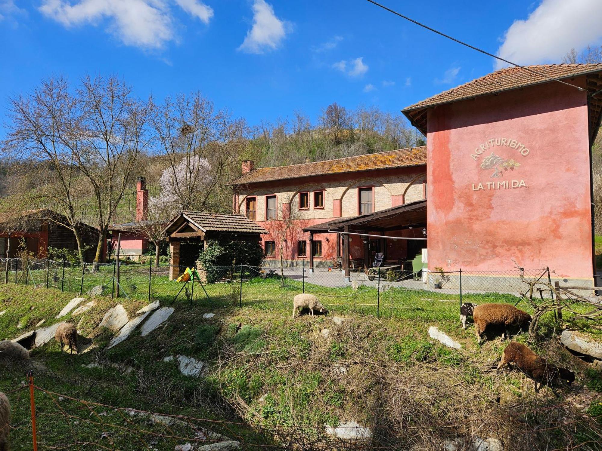 カッシーネ Agriturismo La.Ti.Mi.Da.ヴィラ エクステリア 写真